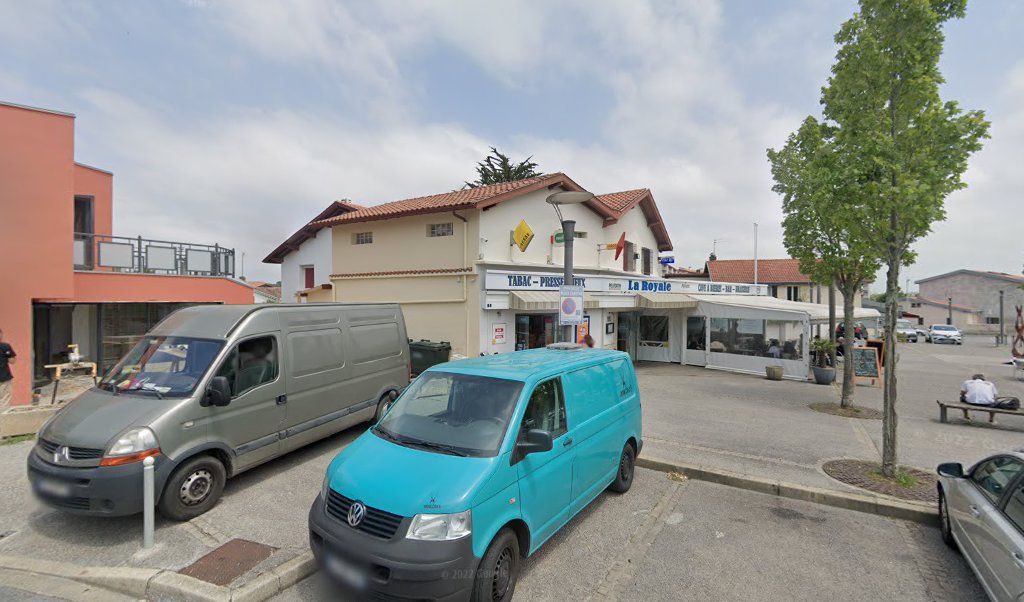 Retrouvez toutes les informations de contacts et horaires d&rsquo;ouverture pour Relais Pickup LA ROYALE situé à Anglet dans le département Pyrénées Atlantiques (64). Pour effectuer envoyer vos colis (colissimo, chronopost, suivi colis), une gestion bancaire (banque postal, French Bank), votre [&hellip;]