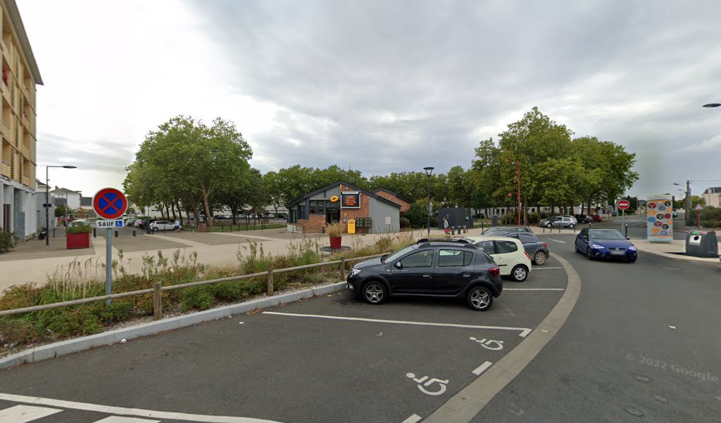 Retrouvez toutes les informations de contacts et horaires d&rsquo;ouverture pour La Poste LES PONTS DE CE LA CHESNAIE situé à Les ponts de ce dans le département Maine-et-Loire (49). Pour effectuer envoyer vos colis (colissimo, chronopost, suivi colis), une gestion [&hellip;]