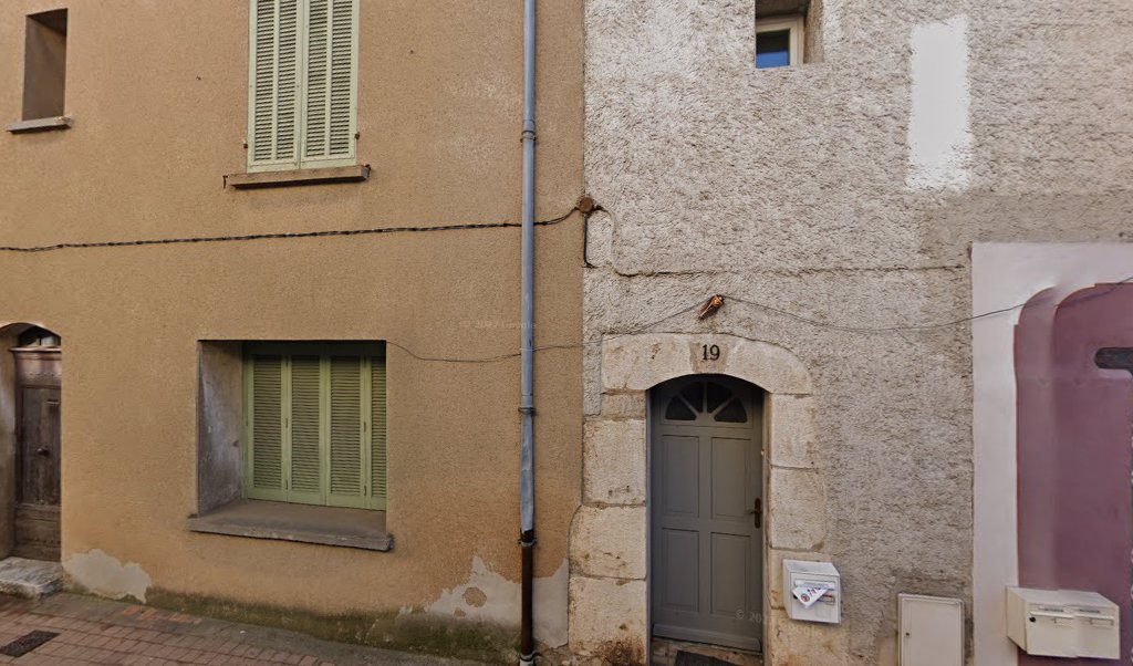 Retrouvez toutes les informations de contacts et horaires d&rsquo;ouverture pour La Poste VARAGES situé à Varages dans le département Var (83). Pour effectuer envoyer vos colis (colissimo, chronopost, suivi colis), une gestion bancaire (banque postal, French Bank), votre courrier (suivi [&hellip;]