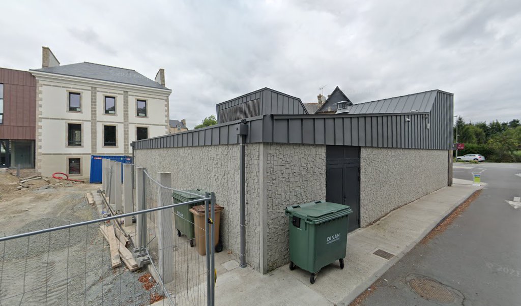 Retrouvez toutes les informations de contacts et horaires d&rsquo;ouverture pour La Poste Agence Communale PLESLIN TRIGAVOU MAIRIE situé à Pleslin trigavou dans le département Côtes d&rsquo;Armor (22). Pour effectuer envoyer vos colis (colissimo, chronopost, suivi colis), une gestion bancaire (banque [&hellip;]