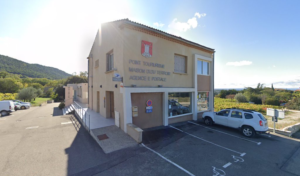 Retrouvez toutes les informations de contacts et horaires d&rsquo;ouverture pour La Poste Agence Communale SEGURET Mairie situé à Seguret dans le département Vaucluse (84). Pour effectuer envoyer vos colis (colissimo, chronopost, suivi colis), une gestion bancaire (banque postal, French Bank), [&hellip;]