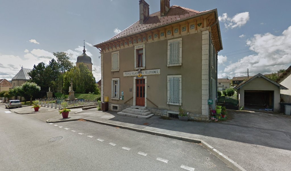 Retrouvez toutes les informations de contacts et horaires d&rsquo;ouverture pour La Poste Agence Communale CENSEAU Mairie situé à Censeau dans le département Jura (39). Pour effectuer envoyer vos colis (colissimo, chronopost, suivi colis), une gestion bancaire (banque postal, French Bank), [&hellip;]