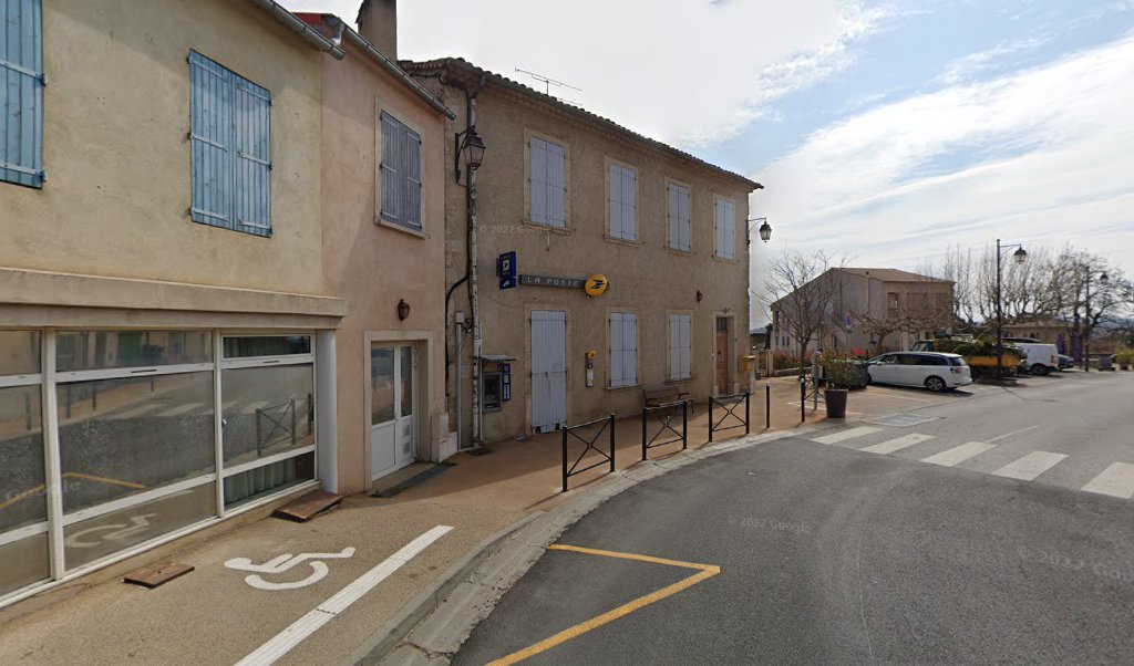 Retrouvez toutes les informations de contacts et horaires d&rsquo;ouverture pour La Poste PIERREVERT situé à Pierrevert dans le département Alpes-de-Haute-Provence (04). Pour effectuer envoyer vos colis (colissimo, chronopost, suivi colis), une gestion bancaire (banque postal, French Bank), votre courrier (suivi [&hellip;]
