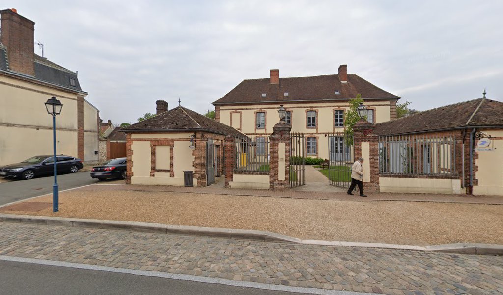 Retrouvez toutes les informations de contacts et horaires d&rsquo;ouverture pour La Poste Agence Communale LA FERTE VIDAME Mairie situé à La ferte vidame dans le département Eure-et-Loir (28). Pour effectuer envoyer vos colis (colissimo, chronopost, suivi colis), une gestion bancaire [&hellip;]