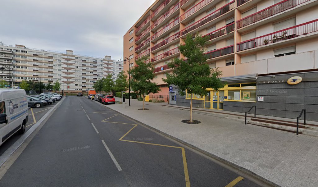 Retrouvez toutes les informations de contacts et horaires d&rsquo;ouverture pour La Poste EPINAY SOUS SENART situé à Epinay sous senart dans le département Essonne (91). Pour effectuer envoyer vos colis (colissimo, chronopost, suivi colis), une gestion bancaire (banque postal, French [&hellip;]
