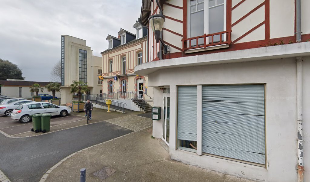 Retrouvez toutes les informations de contacts et horaires d&rsquo;ouverture pour La Poste SAINT QUAY PORTRIEUX situé à St quay portrieux dans le département Côtes d&rsquo;Armor (22). Pour effectuer envoyer vos colis (colissimo, chronopost, suivi colis), une gestion bancaire (banque postal, [&hellip;]