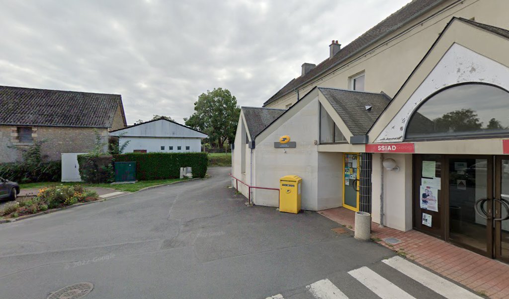 Retrouvez toutes les informations de contacts et horaires d&rsquo;ouverture pour La Poste Agence Communale BOURGUEBUS Mairie situé à Bourguebus dans le département Calvados (14). Pour effectuer envoyer vos colis (colissimo, chronopost, suivi colis), une gestion bancaire (banque postal, French Bank), [&hellip;]