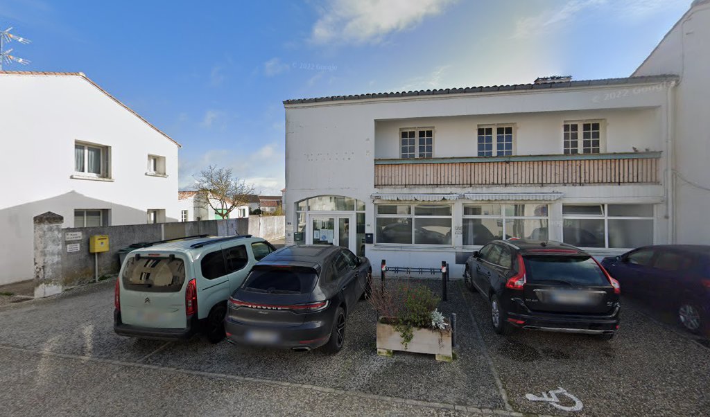 Retrouvez toutes les informations de contacts et horaires d&rsquo;ouverture pour La Poste RIVEDOUX PLAGE situé à Rivedoux plage dans le département Charente-Maritime (17). Pour effectuer envoyer vos colis (colissimo, chronopost, suivi colis), une gestion bancaire (banque postal, French Bank), votre [&hellip;]