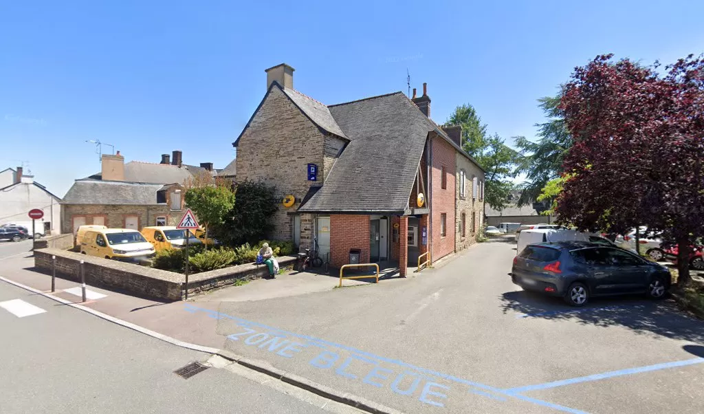 Retrouvez toutes les informations de contacts et horaires d&rsquo;ouverture pour La Poste Espace Clients Pro BAIN DE BRETAGNE PDC1 situé à Bain de bretagne dans le département Ille-et-Vilaine (35). Pour effectuer envoyer vos colis (colissimo, chronopost, suivi colis), une gestion [&hellip;]