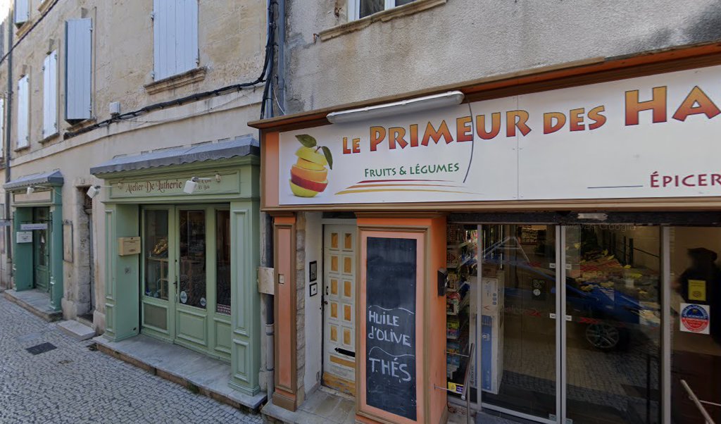 Retrouvez toutes les informations de contacts et horaires d&rsquo;ouverture pour Relais Pickup SR CLIC situé à Tarascon dans le département Bouches-du-Rhône (13). Pour effectuer envoyer vos colis (colissimo, chronopost, suivi colis), une gestion bancaire (banque postal, French Bank), votre courrier [&hellip;]