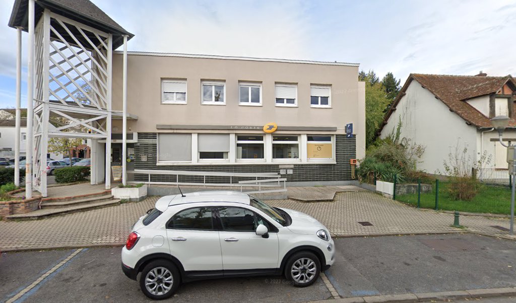 Retrouvez toutes les informations de contacts et horaires d&rsquo;ouverture pour La Poste SAINT JEAN DE BRAYE situé à St jean de braye dans le département Loiret (45). Pour effectuer envoyer vos colis (colissimo, chronopost, suivi colis), une gestion bancaire (banque [&hellip;]