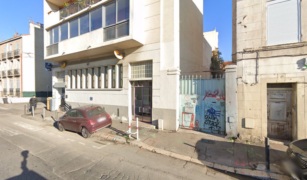 Retrouvez toutes les informations de contacts et horaires d&rsquo;ouverture pour La Poste MARSEILLE CAPELETTE situé à Marseille dans le département Bouches-du-Rhône (13). Pour effectuer envoyer vos colis (colissimo, chronopost, suivi colis), une gestion bancaire (banque postal, French Bank), votre courrier [&hellip;]