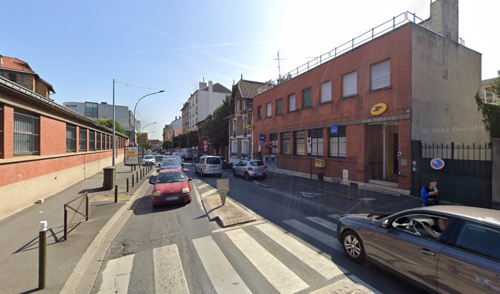 Retrouvez toutes les informations de contacts et horaires d&rsquo;ouverture pour La Poste VILLEJUIF PRINCIPAL situé à Villejuif dans le département Val-de-Marne (94). Pour effectuer envoyer vos colis (colissimo, chronopost, suivi colis), une gestion bancaire (banque postal, French Bank), votre courrier [&hellip;]