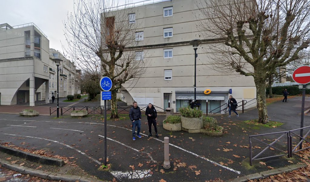 Retrouvez toutes les informations de contacts et horaires d&rsquo;ouverture pour La Poste LOGNES situé à Lognes dans le département Seine-et-Marne (77). Pour effectuer envoyer vos colis (colissimo, chronopost, suivi colis), une gestion bancaire (banque postal, French Bank), votre courrier (suivi [&hellip;]