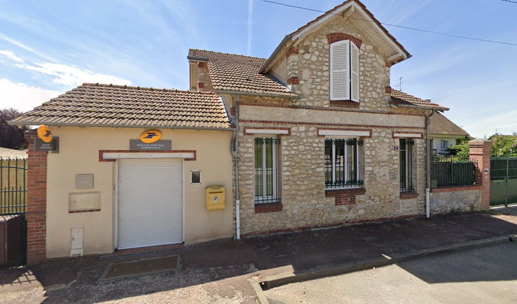 Retrouvez toutes les informations de contacts et horaires d&rsquo;ouverture pour La Poste Agence Communale FRANCOURVILLE Mairie situé à Francourville dans le département Eure-et-Loir (28). Pour effectuer envoyer vos colis (colissimo, chronopost, suivi colis), une gestion bancaire (banque postal, French Bank), [&hellip;]