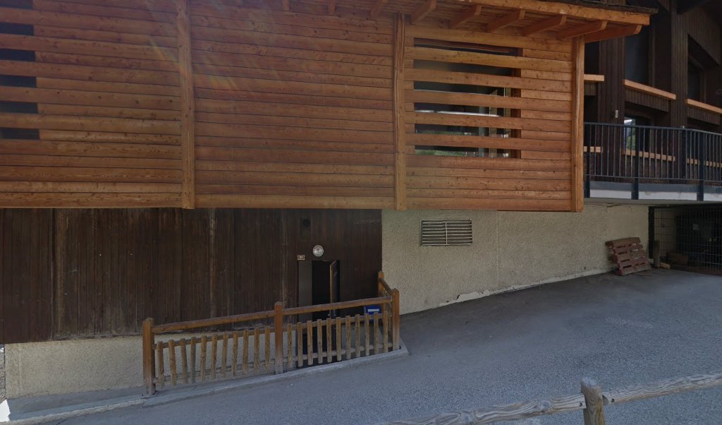 Retrouvez toutes les informations de contacts et horaires d&rsquo;ouverture pour La Poste Agence Communale LA CLUSAZ Mairie situé à La clusaz dans le département Haute-Savoie (74). Pour effectuer envoyer vos colis (colissimo, chronopost, suivi colis), une gestion bancaire (banque postal, [&hellip;]
