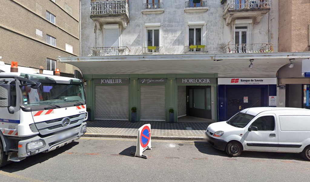 Retrouvez toutes les informations de contacts et horaires d&rsquo;ouverture pour Relais Pickup STUDIO MOV DANCE situé à Annemasse dans le département Haute-Savoie (74). Pour effectuer envoyer vos colis (colissimo, chronopost, suivi colis), une gestion bancaire (banque postal, French Bank), votre [&hellip;]