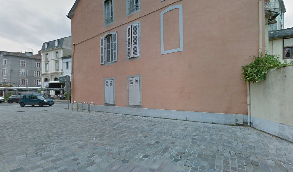 Retrouvez toutes les informations de contacts et horaires d&rsquo;ouverture pour Relais Pickup LE LUTETIA situé à Tarbes dans le département Hautes-Pyrénées (65). Pour effectuer envoyer vos colis (colissimo, chronopost, suivi colis), une gestion bancaire (banque postal, French Bank), votre courrier [&hellip;]