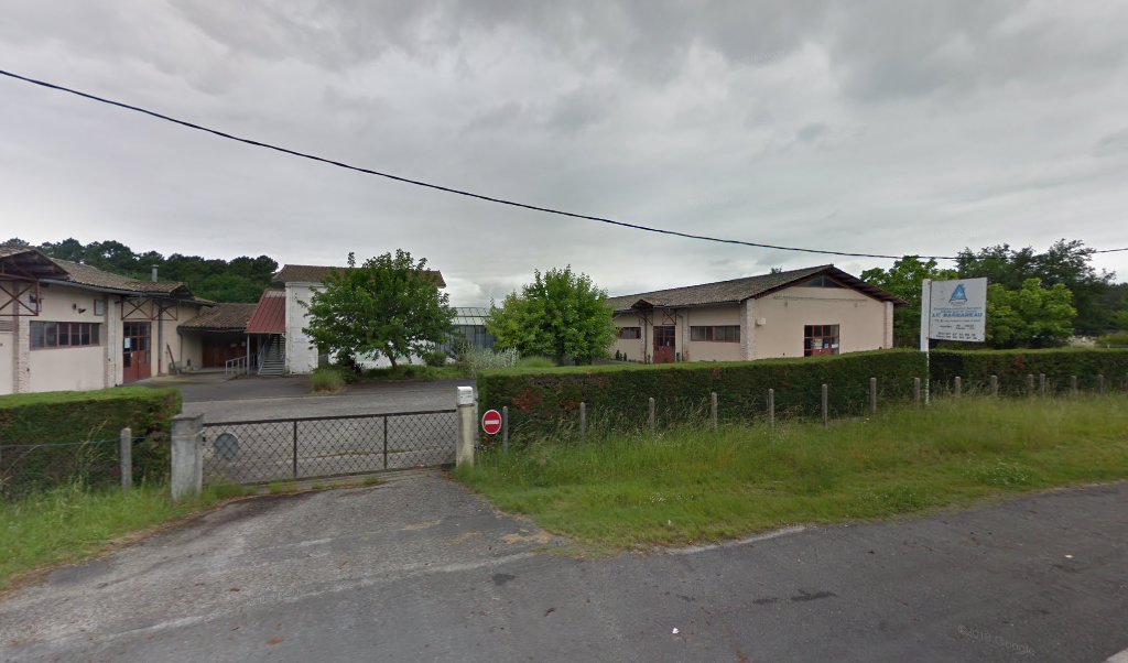 Retrouvez toutes les informations de contacts et horaires d&rsquo;ouverture pour Relais Pickup SVB PISCINES situé à Le barp dans le département Gironde (33). Pour effectuer envoyer vos colis (colissimo, chronopost, suivi colis), une gestion bancaire (banque postal, French Bank), votre [&hellip;]