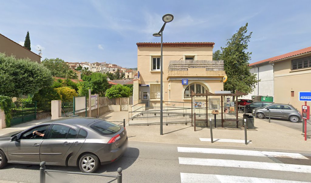 Retrouvez toutes les informations de contacts et horaires d&rsquo;ouverture pour La Poste MAURY situé à Maury dans le département Pyrénées-Orientales (66). Pour effectuer envoyer vos colis (colissimo, chronopost, suivi colis), une gestion bancaire (banque postal, French Bank), votre courrier (suivi [&hellip;]