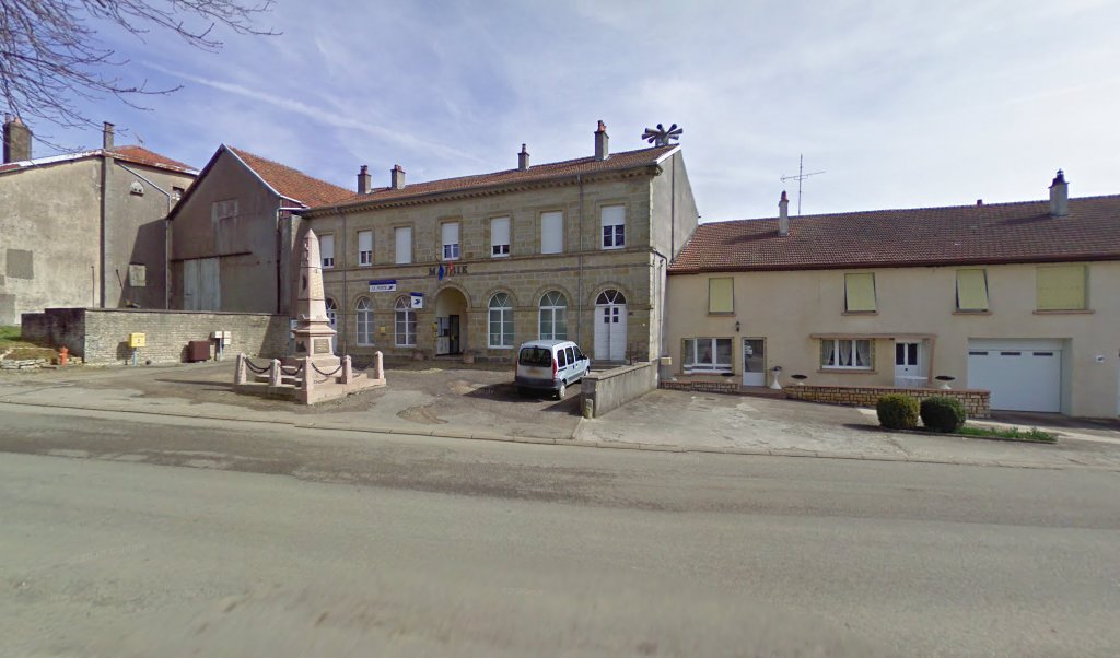 Retrouvez toutes les informations de contacts et horaires d&rsquo;ouverture pour La Poste Agence Communale DAMBLAIN Mairie situé à Damblain dans le département Vosges (88). Pour effectuer envoyer vos colis (colissimo, chronopost, suivi colis), une gestion bancaire (banque postal, French Bank), [&hellip;]