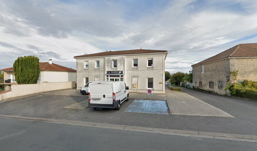 Retrouvez toutes les informations de contacts et horaires d&rsquo;ouverture pour La Poste Agence Communale VILLEBOIS LAVALETTE MAIRIE situé à Villebois lavalette dans le département Charente (16). Pour effectuer envoyer vos colis (colissimo, chronopost, suivi colis), une gestion bancaire (banque postal, [&hellip;]