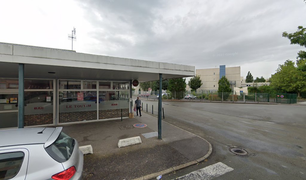 Retrouvez toutes les informations de contacts et horaires d&rsquo;ouverture pour La Poste COMPIEGNE ROYALLIEU situé à Compiegne dans le département Oise (60). Pour effectuer envoyer vos colis (colissimo, chronopost, suivi colis), une gestion bancaire (banque postal, French Bank), votre courrier [&hellip;]