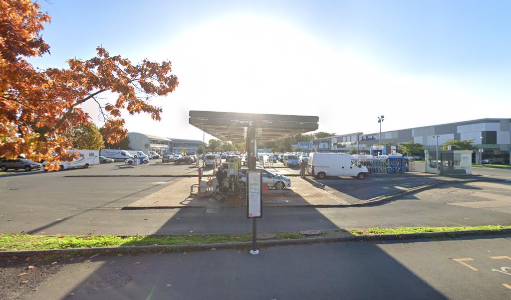 Retrouvez toutes les informations de contacts et horaires d&rsquo;ouverture pour Relais Pickup SUPER U situé à St barthelemy d anjou dans le département Maine-et-Loire (49). Pour effectuer envoyer vos colis (colissimo, chronopost, suivi colis), une gestion bancaire (banque postal, French [&hellip;]