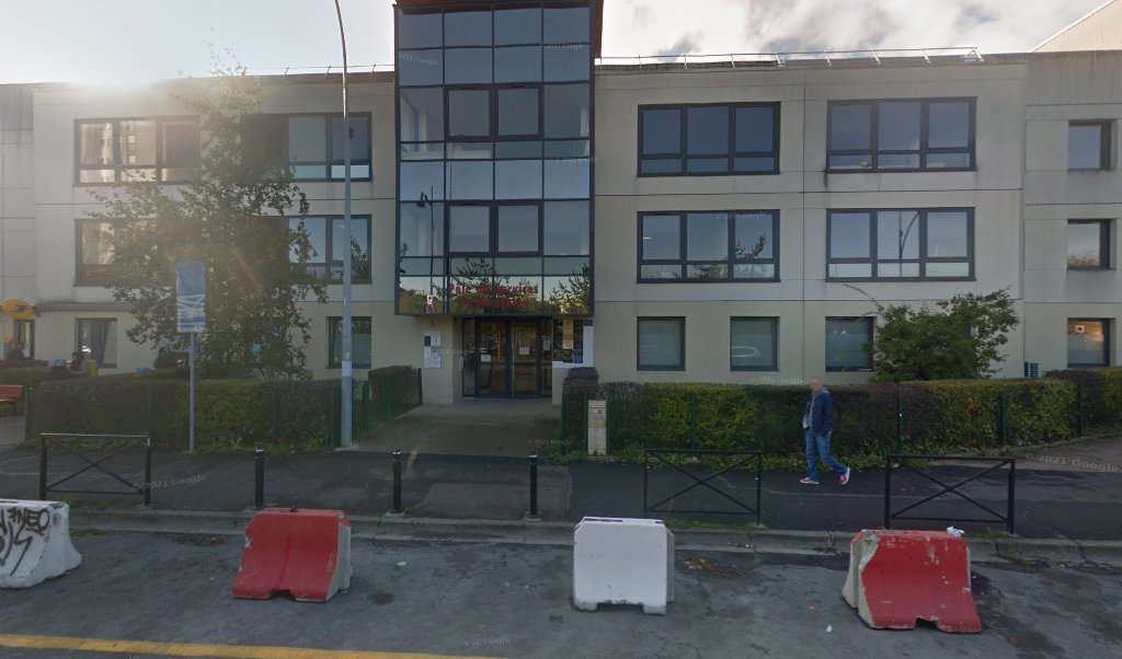 Retrouvez toutes les informations de contacts et horaires d&rsquo;ouverture pour La Poste MELUN situé à Melun dans le département Seine-et-Marne (77). Pour effectuer envoyer vos colis (colissimo, chronopost, suivi colis), une gestion bancaire (banque postal, French Bank), votre courrier (suivi [&hellip;]