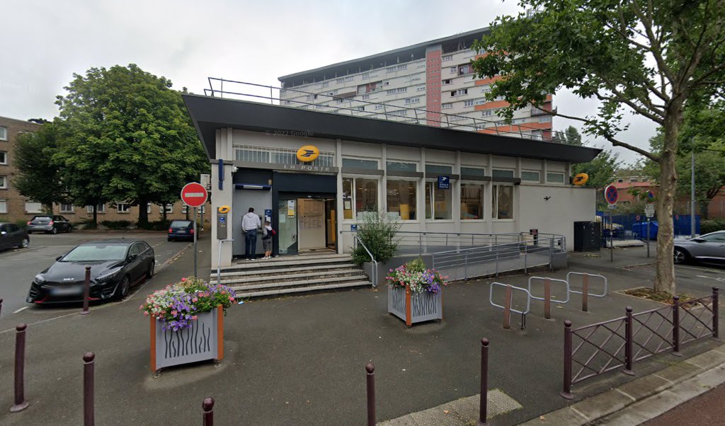 Retrouvez toutes les informations de contacts et horaires d&rsquo;ouverture pour La Poste Espace Clients Pro LA MADELEINE PDC1 situé à La madeleine dans le département Nord (59). Pour effectuer envoyer vos colis (colissimo, chronopost, suivi colis), une gestion bancaire (banque [&hellip;]