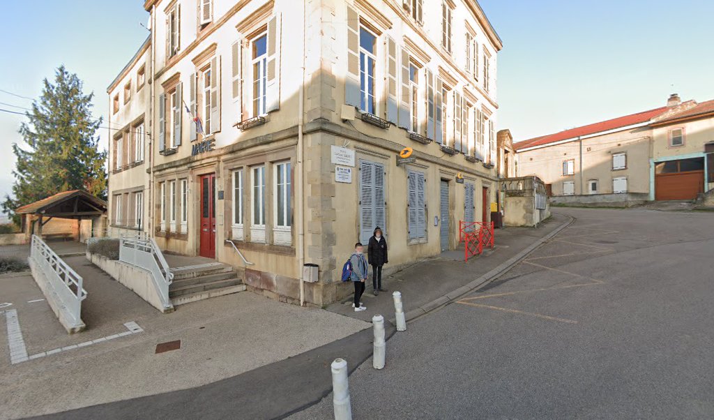 Retrouvez toutes les informations de contacts et horaires d&rsquo;ouverture pour La Poste Agence Communale MOYEN Mairie situé à Moyen dans le département Meurthe-et-Moselle (54). Pour effectuer envoyer vos colis (colissimo, chronopost, suivi colis), une gestion bancaire (banque postal, French Bank), [&hellip;]