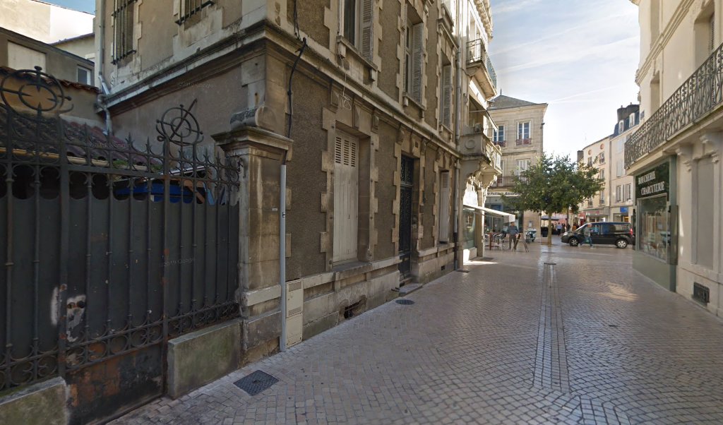Retrouvez toutes les informations de contacts et horaires d&rsquo;ouverture pour Relais Pickup E LECLERC ROCADIS situé à Poitiers dans le département Vienne (86). Pour effectuer envoyer vos colis (colissimo, chronopost, suivi colis), une gestion bancaire (banque postal, French Bank), votre [&hellip;]