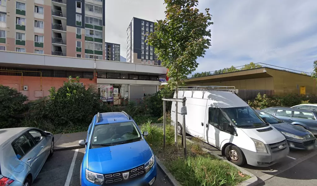 Retrouvez toutes les informations de contacts et horaires d&rsquo;ouverture pour Relais Pickup TABAC VILLAGE 2 situé à Echirolles dans le département Isère (38). Pour effectuer envoyer vos colis (colissimo, chronopost, suivi colis), une gestion bancaire (banque postal, French Bank), votre [&hellip;]
