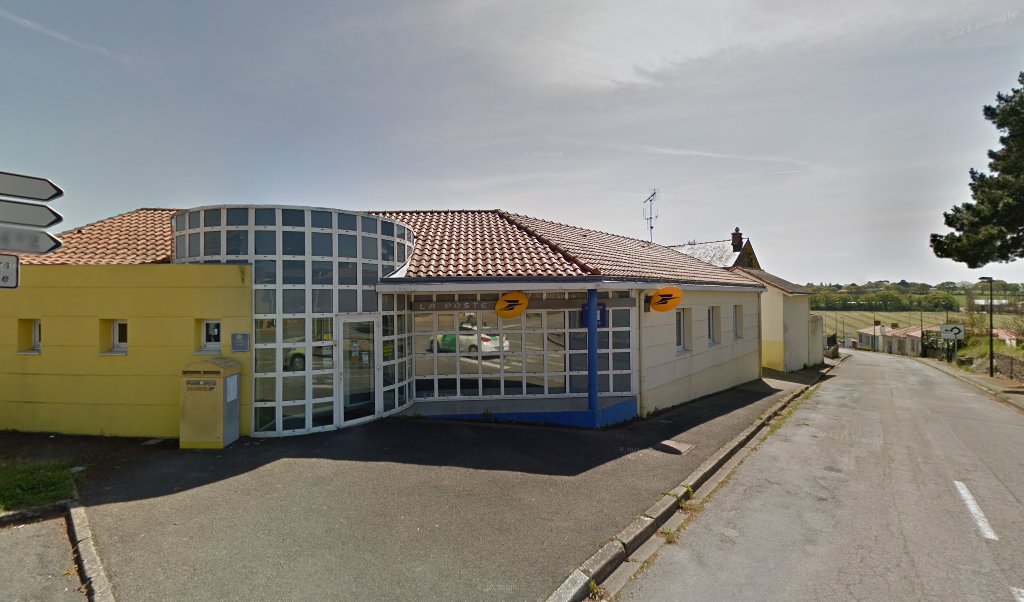 Retrouvez toutes les informations de contacts et horaires d&rsquo;ouverture pour La Poste SAINT VIAUD situé à St viaud dans le département Loire-Atlantique (44). Pour effectuer envoyer vos colis (colissimo, chronopost, suivi colis), une gestion bancaire (banque postal, French Bank), votre [&hellip;]