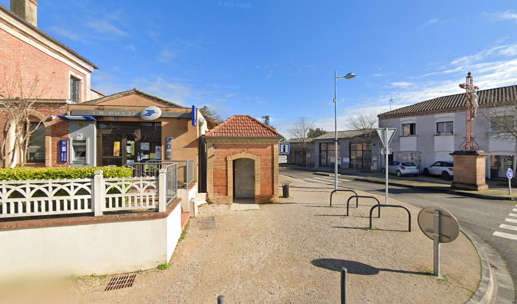 Retrouvez toutes les informations de contacts et horaires d&rsquo;ouverture pour La Poste ST ETIENNE DE TULMONT situé à St etienne de tulmont dans le département Tarn-et-Garonne (82). Pour effectuer envoyer vos colis (colissimo, chronopost, suivi colis), une gestion bancaire (banque [&hellip;]