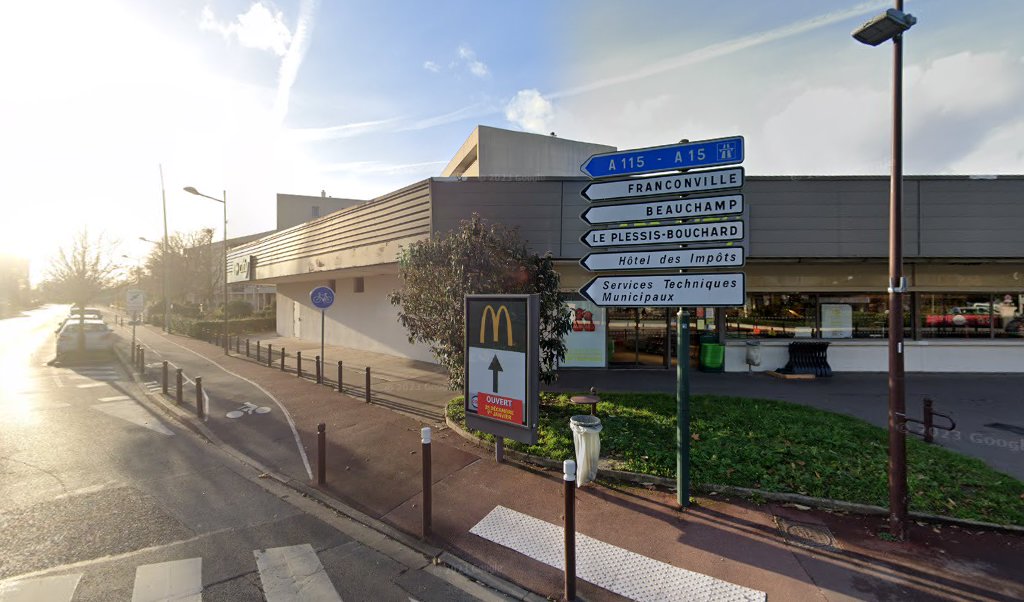 Retrouvez toutes les informations de contacts et horaires d&rsquo;ouverture pour Relais Pickup CARREFOUR CITY situé à Ermont dans le département Val-D&rsquo;Oise (95). Pour effectuer envoyer vos colis (colissimo, chronopost, suivi colis), une gestion bancaire (banque postal, French Bank), votre courrier [&hellip;]