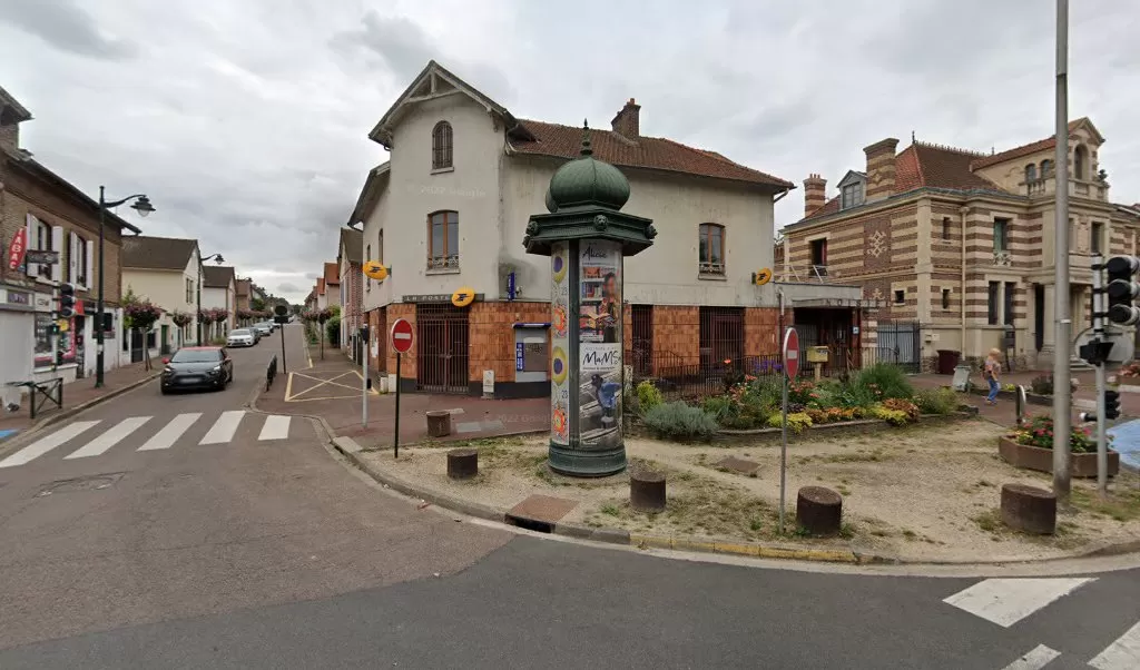 Retrouvez toutes les informations de contacts et horaires d&rsquo;ouverture pour La Poste NOISIEL MENIER situé à Noisiel dans le département Seine-et-Marne (77). Pour effectuer envoyer vos colis (colissimo, chronopost, suivi colis), une gestion bancaire (banque postal, French Bank), votre courrier [&hellip;]