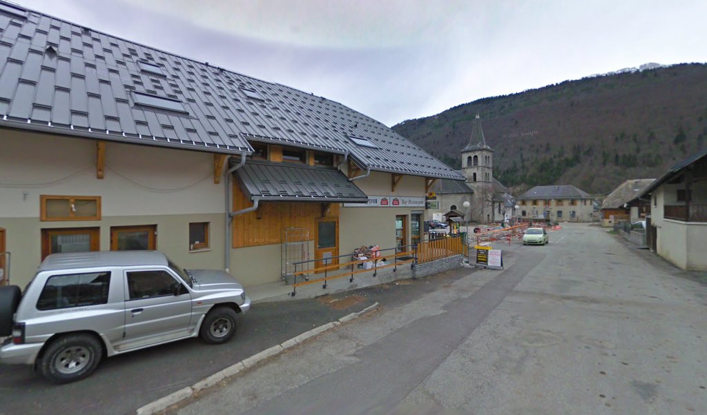 Retrouvez toutes les informations de contacts et horaires d&rsquo;ouverture pour Relais Pickup CAFE DE BELLEVAUX situé à Ecole dans le département Savoie (73). Pour effectuer envoyer vos colis (colissimo, chronopost, suivi colis), une gestion bancaire (banque postal, French Bank), votre [&hellip;]