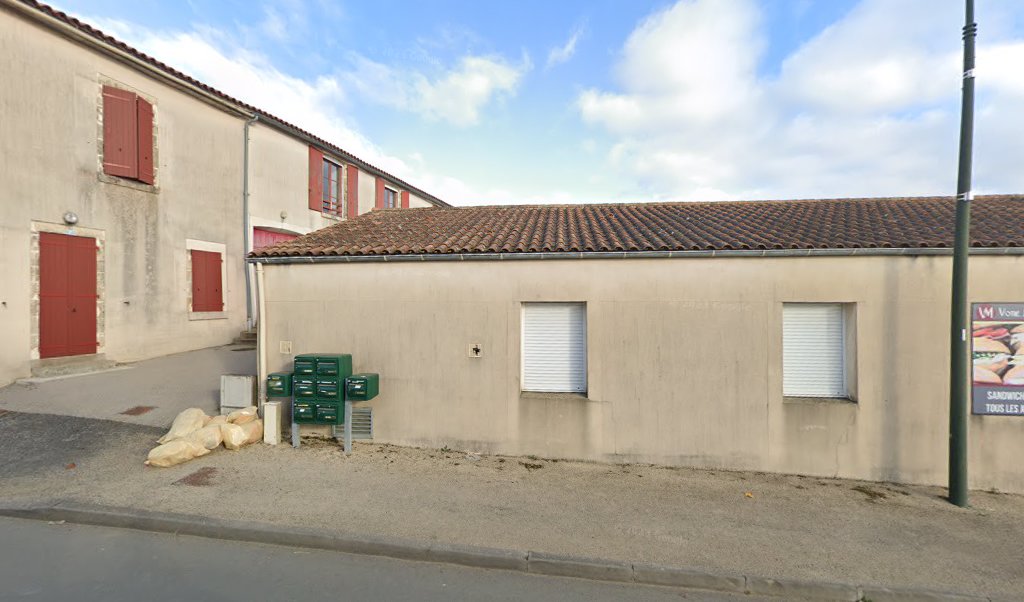 Retrouvez toutes les informations de contacts et horaires d&rsquo;ouverture pour La Poste Relais ST HILAIRE DE VOUST situé à St hilaire de voust dans le département Vendée (85). Pour effectuer envoyer vos colis (colissimo, chronopost, suivi colis), une gestion bancaire [&hellip;]
