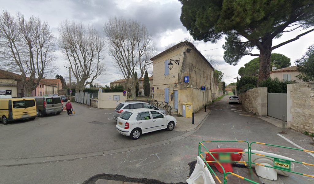 Retrouvez toutes les informations de contacts et horaires d&rsquo;ouverture pour La Poste ARLES TRINQUETAILLE situé à Arles dans le département Bouches-du-Rhône (13). Pour effectuer envoyer vos colis (colissimo, chronopost, suivi colis), une gestion bancaire (banque postal, French Bank), votre courrier [&hellip;]