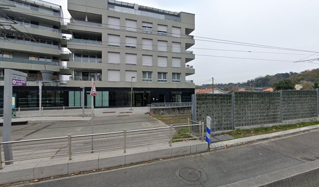 Retrouvez toutes les informations de contacts et horaires d&rsquo;ouverture pour Relais Pickup ECO PRESSING DES 4 PAVILLONS situé à Lormont dans le département Gironde (33). Pour effectuer envoyer vos colis (colissimo, chronopost, suivi colis), une gestion bancaire (banque postal, French [&hellip;]