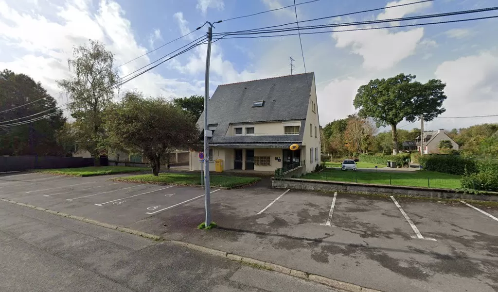 Retrouvez toutes les informations de contacts et horaires d&rsquo;ouverture pour La Poste CARENTOIR situé à Carentoir dans le département Morbihan (56). Pour effectuer envoyer vos colis (colissimo, chronopost, suivi colis), une gestion bancaire (banque postal, French Bank), votre courrier (suivi [&hellip;]