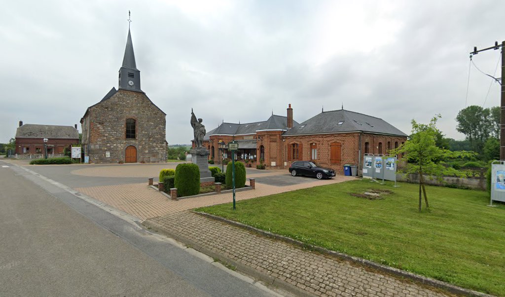 Retrouvez toutes les informations de contacts et horaires d&rsquo;ouverture pour La Poste Agence Communale CLAIRFONTAINE Mairie situé à Clairfontaine dans le département Aisne (02). Pour effectuer envoyer vos colis (colissimo, chronopost, suivi colis), une gestion bancaire (banque postal, French Bank), [&hellip;]