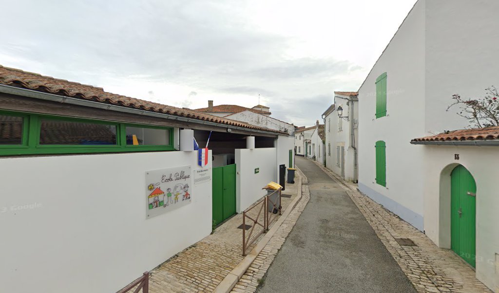 Retrouvez toutes les informations de contacts et horaires d&rsquo;ouverture pour La Poste LES PORTES EN RE situé à Les portes en re dans le département Charente-Maritime (17). Pour effectuer envoyer vos colis (colissimo, chronopost, suivi colis), une gestion bancaire (banque [&hellip;]
