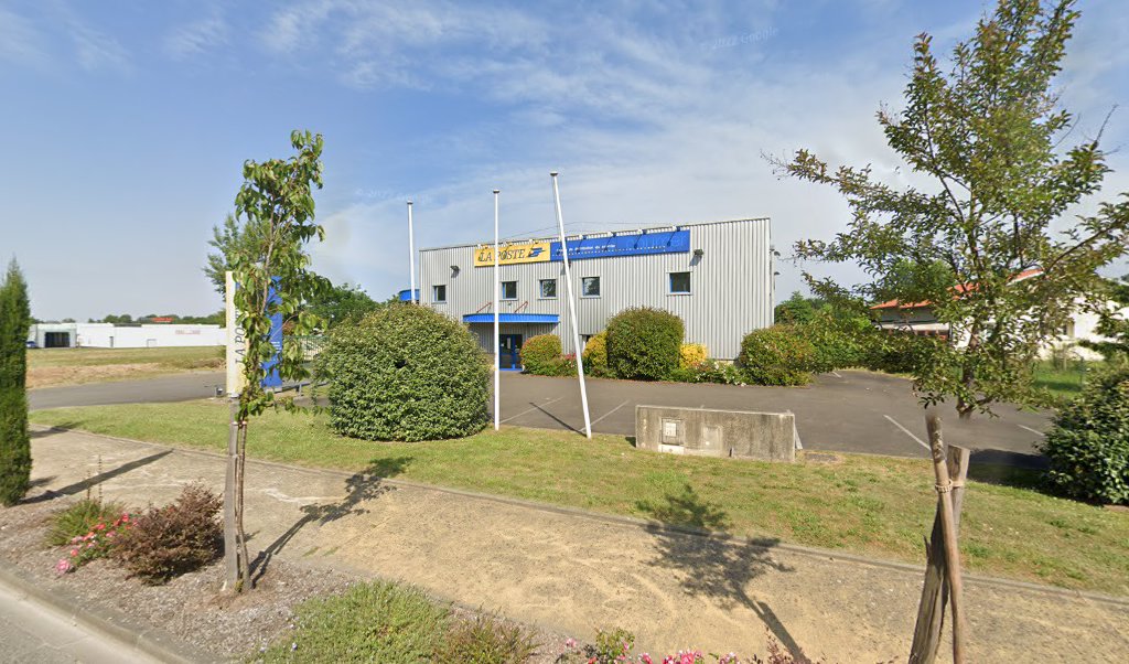 Retrouvez toutes les informations de contacts et horaires d&rsquo;ouverture pour La Poste Espace Clients Pro SAINT SEVER PDC1 situé à St sever dans le département Landes (40). Pour effectuer envoyer vos colis (colissimo, chronopost, suivi colis), une gestion bancaire (banque [&hellip;]