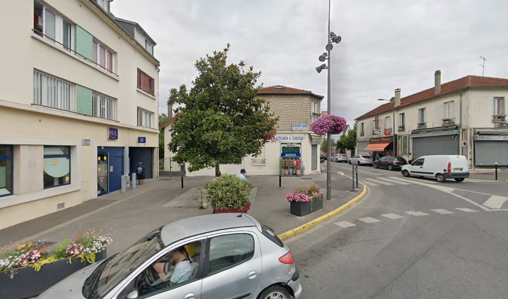 Retrouvez toutes les informations de contacts et horaires d&rsquo;ouverture pour Relais Pickup TABAC LA CHARMEUSE situé à Goussainville dans le département Val-D&rsquo;Oise (95). Pour effectuer envoyer vos colis (colissimo, chronopost, suivi colis), une gestion bancaire (banque postal, French Bank), votre [&hellip;]