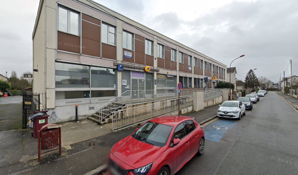 Retrouvez toutes les informations de contacts et horaires d&rsquo;ouverture pour La Poste MONTFERMEIL situé à Montfermeil dans le département Seine-Saint-Denis (93). Pour effectuer envoyer vos colis (colissimo, chronopost, suivi colis), une gestion bancaire (banque postal, French Bank), votre courrier (suivi [&hellip;]