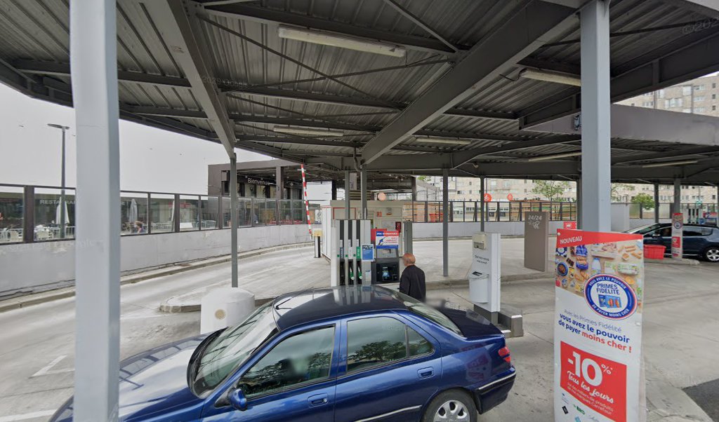 Retrouvez toutes les informations de contacts et horaires d&rsquo;ouverture pour Relais Pickup CARREFOUR situé à Gennevilliers dans le département Hauts-de-Seine (92). Pour effectuer envoyer vos colis (colissimo, chronopost, suivi colis), une gestion bancaire (banque postal, French Bank), votre courrier (suivi [&hellip;]