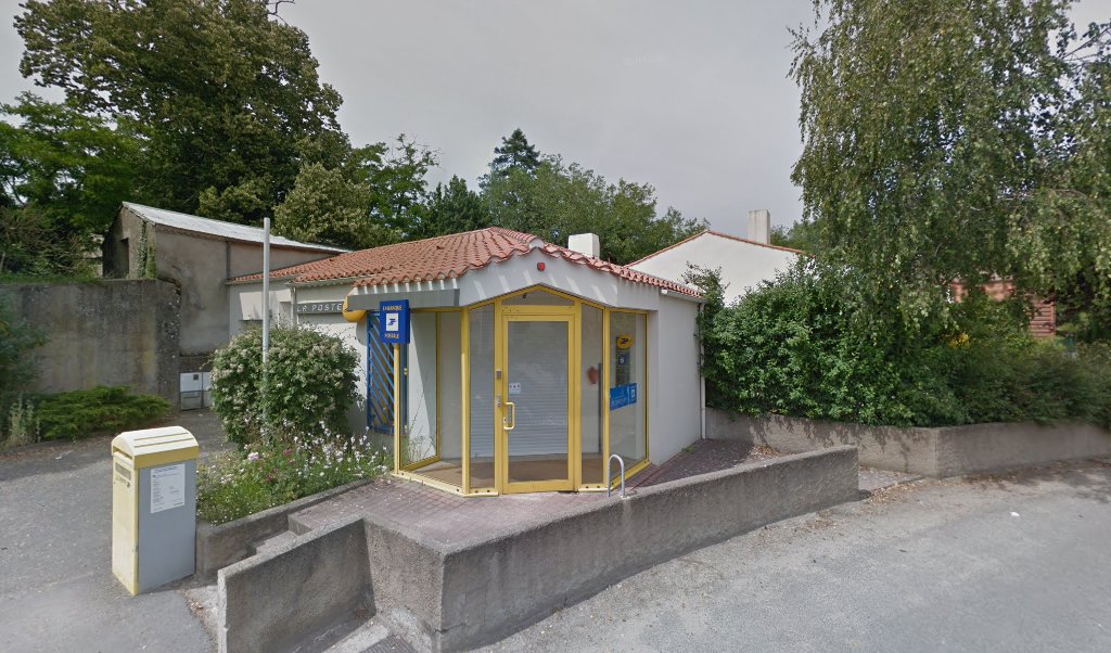 Retrouvez toutes les informations de contacts et horaires d&rsquo;ouverture pour La Poste SAINT GERVAIS situé à St gervais dans le département Vendée (85). Pour effectuer envoyer vos colis (colissimo, chronopost, suivi colis), une gestion bancaire (banque postal, French Bank), votre [&hellip;]