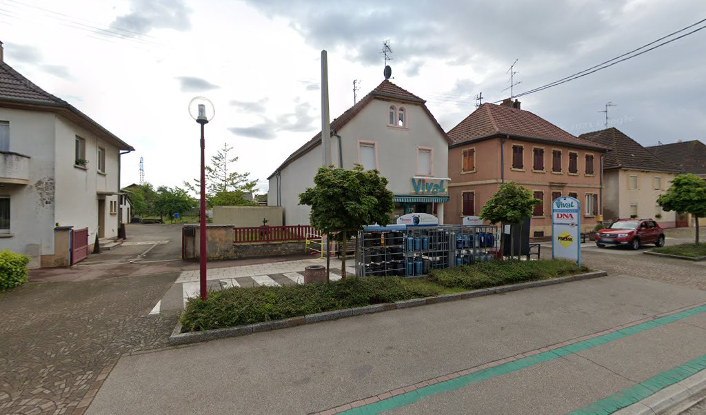 Retrouvez toutes les informations de contacts et horaires d&rsquo;ouverture pour La Poste Relais BATTENHEIM situé à Battenheim dans le département Haut-Rhin (68). Pour effectuer envoyer vos colis (colissimo, chronopost, suivi colis), une gestion bancaire (banque postal, French Bank), votre courrier [&hellip;]